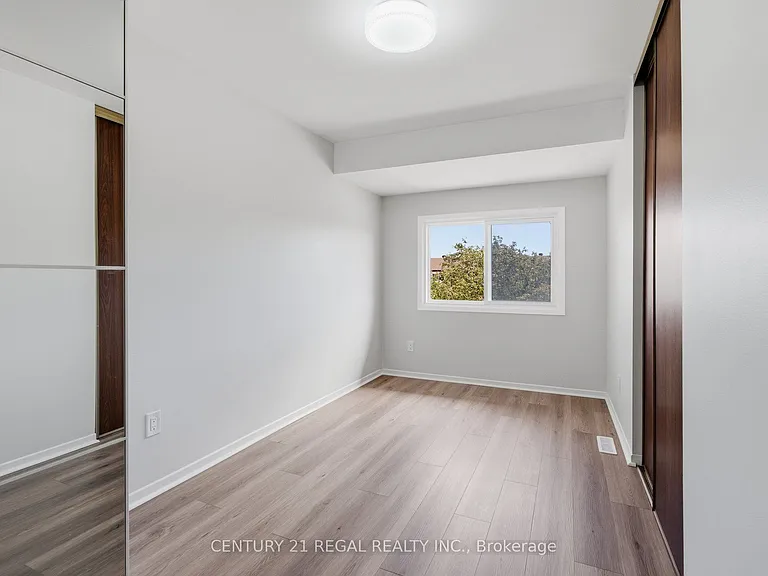 28 Newdawn Cres — Photo 23