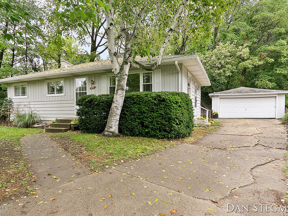 1st image of 3026 Dean Lake Ave NE