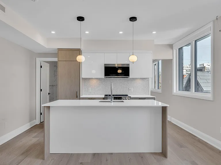 58 Florence St — Photo 61