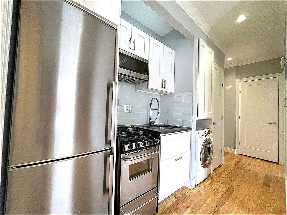 2nd image of 1413 York Ave #27