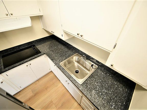 5th image of 385 Palm Ave #11