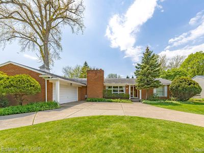 605 S Higbie Pl, Grosse Pointe Woods, MI, 48236