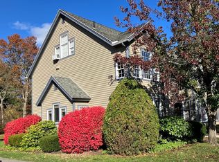 Amity Place, Amherst, MA 01002