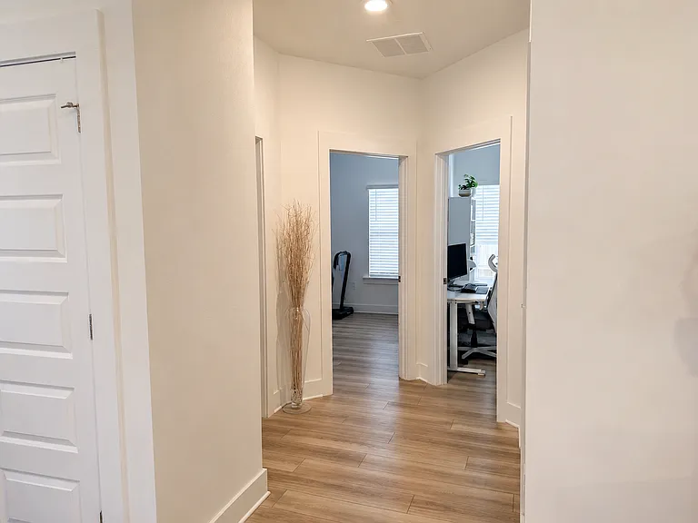 218 Lyla Ln — Photo 13