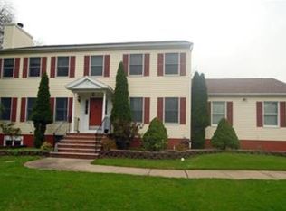 90 Parsippany Rd, Whippany, NJ 07981