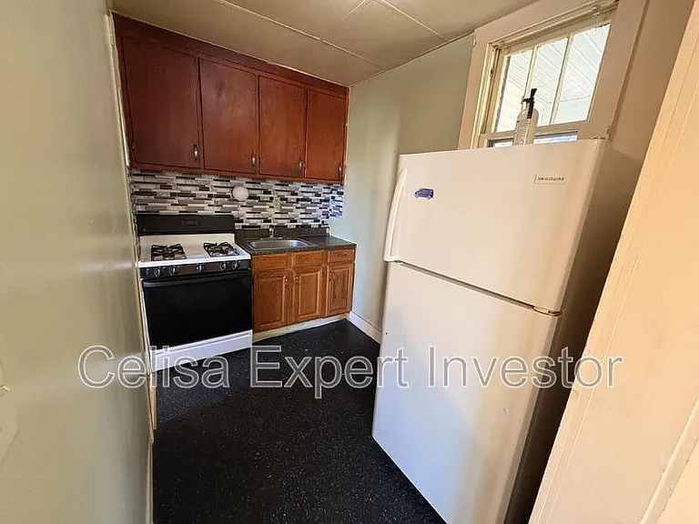 239 E Woodland Ave #1 — Photo 3