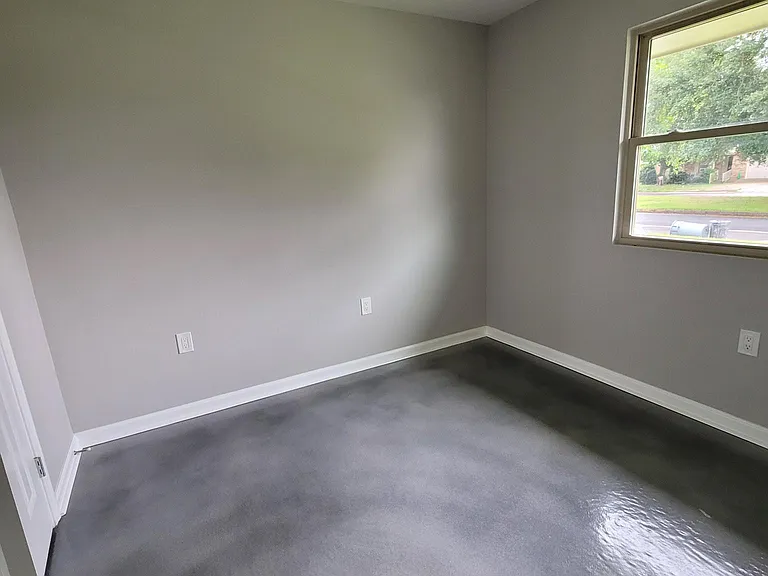 525 E Loyola Dr — Photo 13