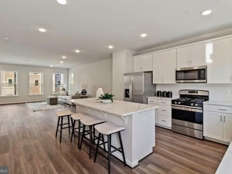 3328 Cormorant Dr — Photo 6