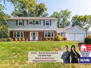 13208 Moss Ranch Ln, Fairfax, VA 22033