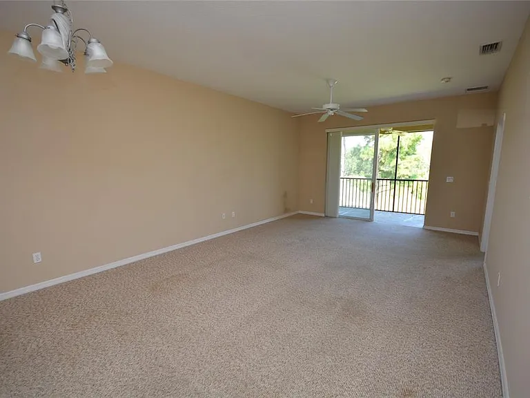 9441 Myrtle Creek Ln #215 — Photo 19