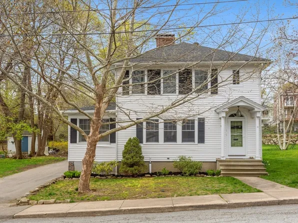 11 Belmont St, Amesbury, MA 01913