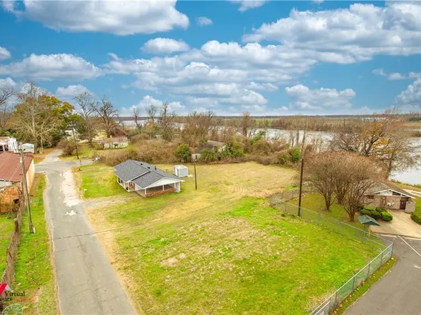 2036 Abney St, Coushatta, LA 71019