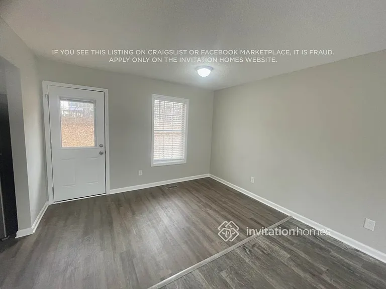 304 Ivy Brook Dr — Photo 3