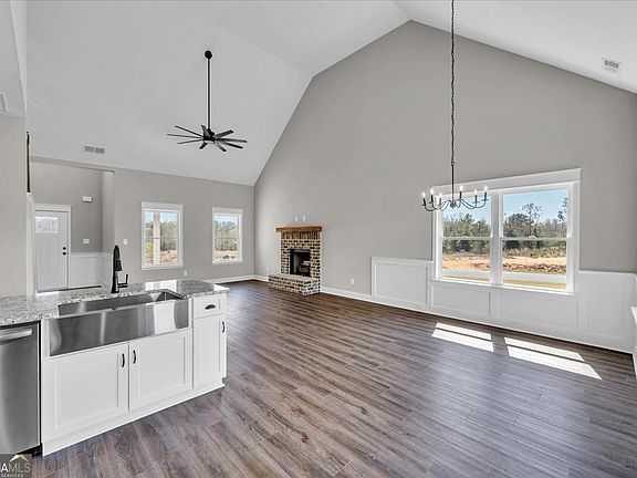 4th image of 426 Burlington Dr