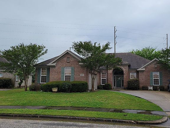 Full picture on a rainy day