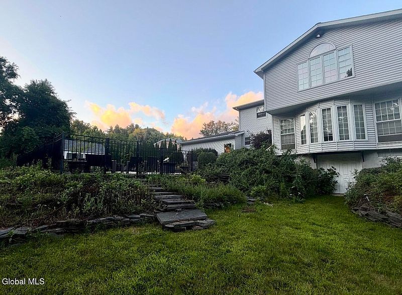 5th image of 1022 Country Brook Court