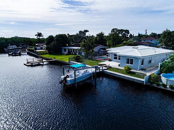 5th image of 9449 Sun Isle Dr NE