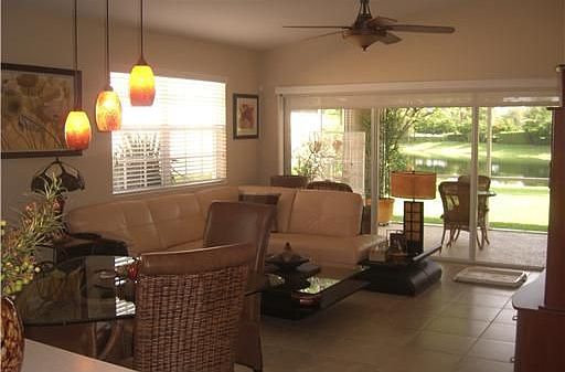 Home For Sale In Villagewalk