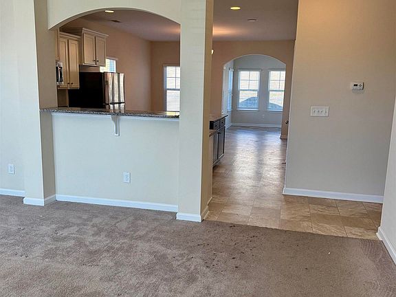3rd image of 450 Lynnell Way