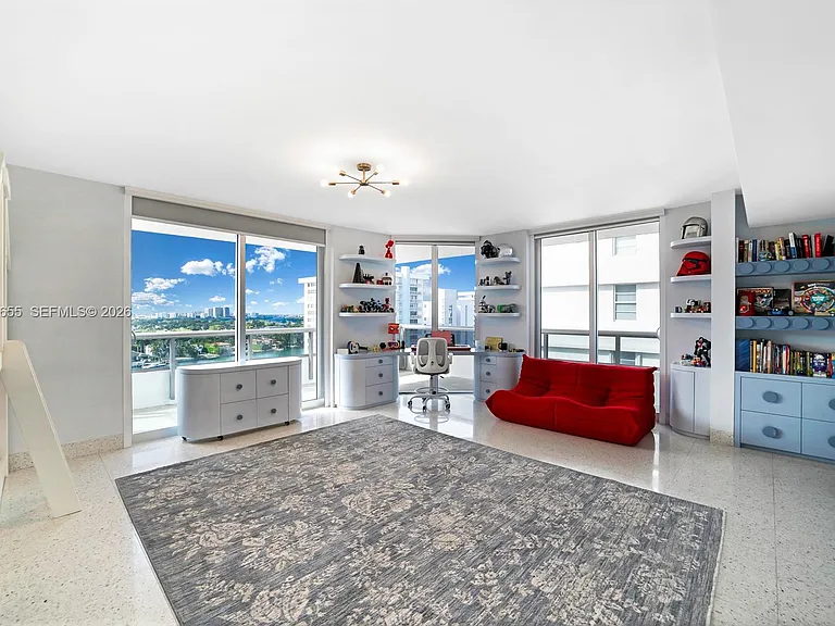 5801 Collins Ave #1200 — Photo 34
