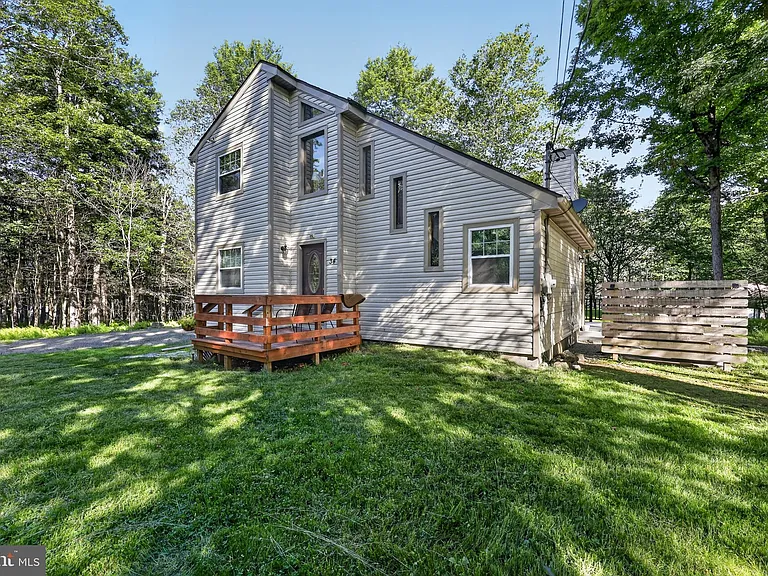 1060 Mohawk Trl — Photo 3