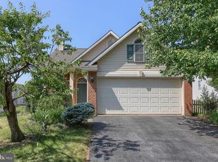 1848 Meadow Ridge Dr, Hummelstown, PA 17036