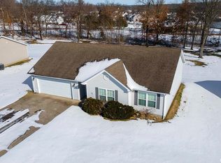 1506 Hawkeye Ct, Carterville, IL