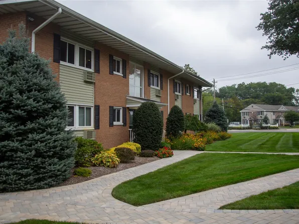 748 Deer Park Avenue #7F, North Babylon, NY 11703