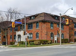 42 College View Ave, Toronto, ON M5P 1J5