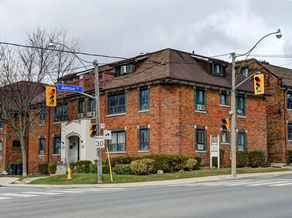 42 College View Ave, Toronto, ON M5P 1J5