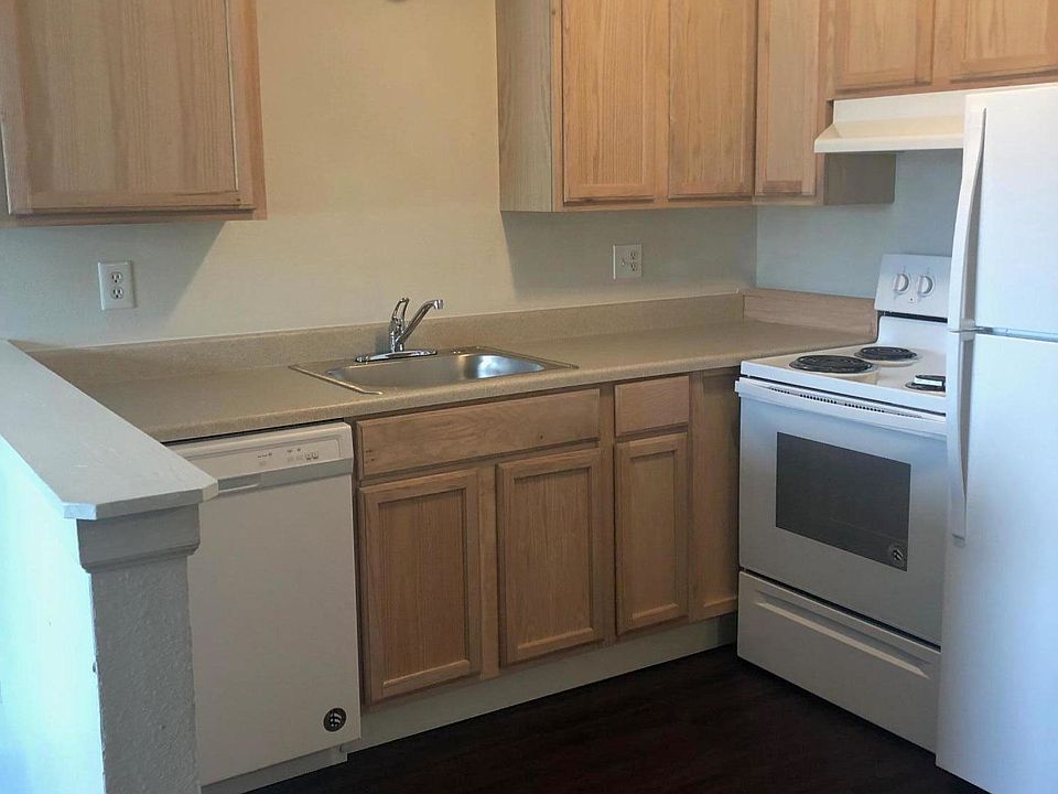 2nd image of 1720 Rutrough Rd SE APT 1