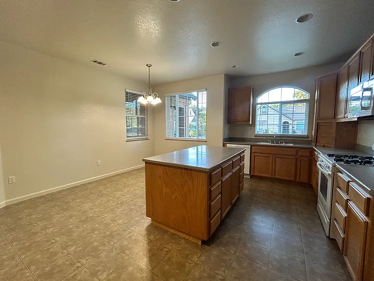 412 Enslen Park Ct — Photo 3