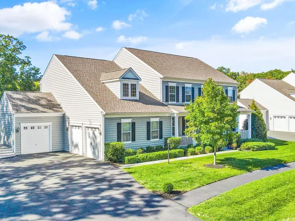 41605 Wakehurst Pl, Leesburg, VA 20176