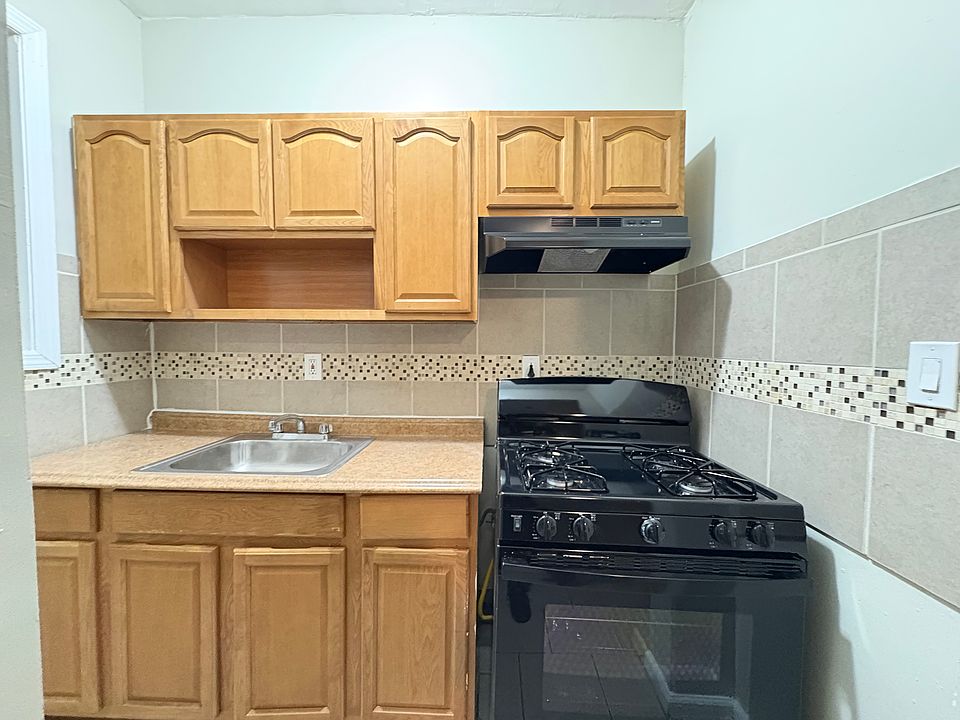 1st image of 246 Roseville Ave #203