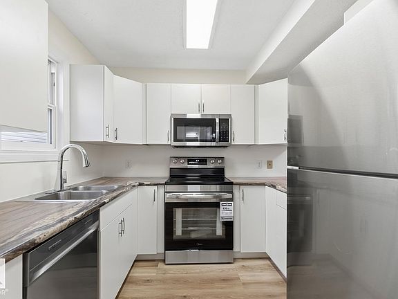 3rd image of 10475 24th Ave NW