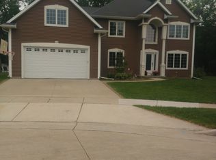 1390 Judy Lee Ct, Oshkosh, WI 54904