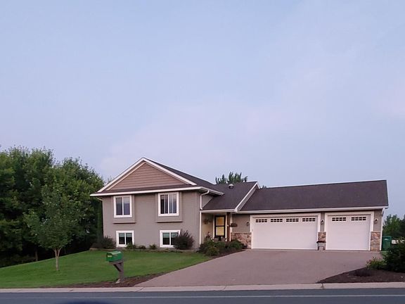 2nd image of 822 Deer Path