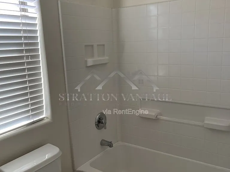 1327 E Weatherby Way — Photo 6