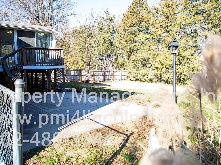 8030 N Hazelwood Dr — Photo 6
