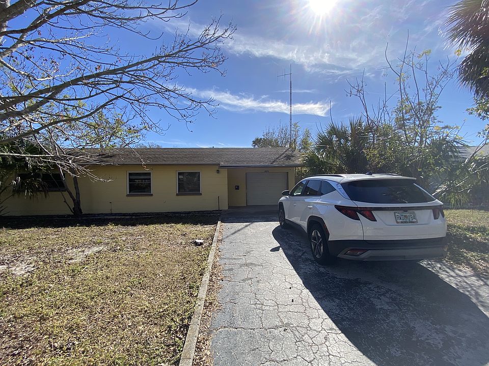 Welcome to 2028 Barcelona Drive South