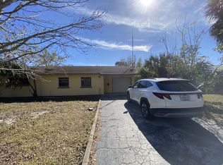 2028 Barcelona Dr S, Saint Petersburg, FL 33712