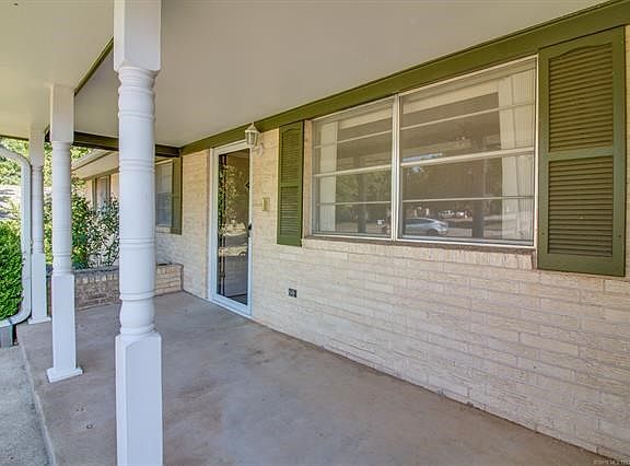 2nd image of 1929 E Foster Dr
