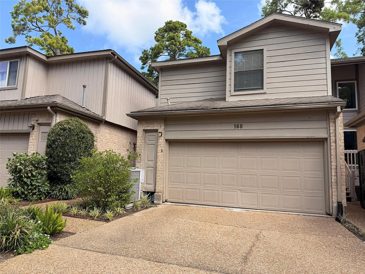 3 bed, 2.5 bath, 2254 sqft, $3,000 — Photo 1