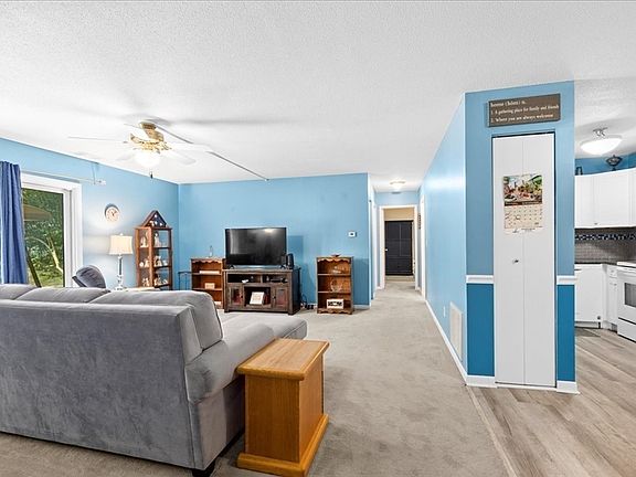 4th image of 15 Thayer Pond Dr Unit 1