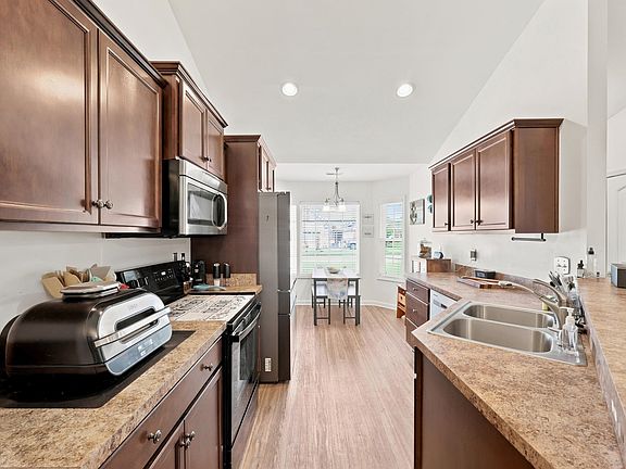 2nd image of 148 Balsa Dr.
