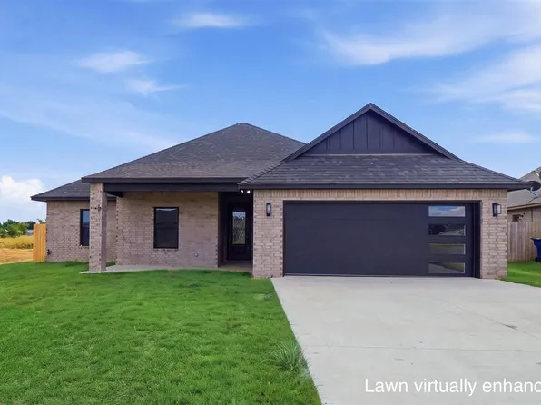 206 Meadowland, Cache, OK 73527