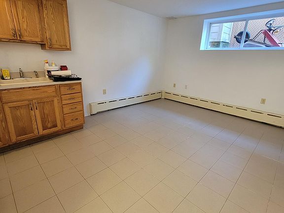 5th image of 648 Barclay Ave #2