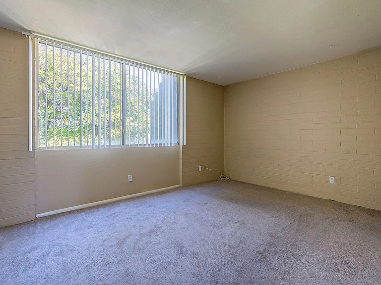 2 bedroom 1.5 bathroom in the heart of Phoenix — Photo 19