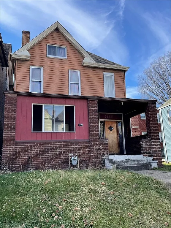 1222 Margaret St photo 1