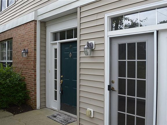 2nd image of 2260 Brightwell Pl Unit 16/2260